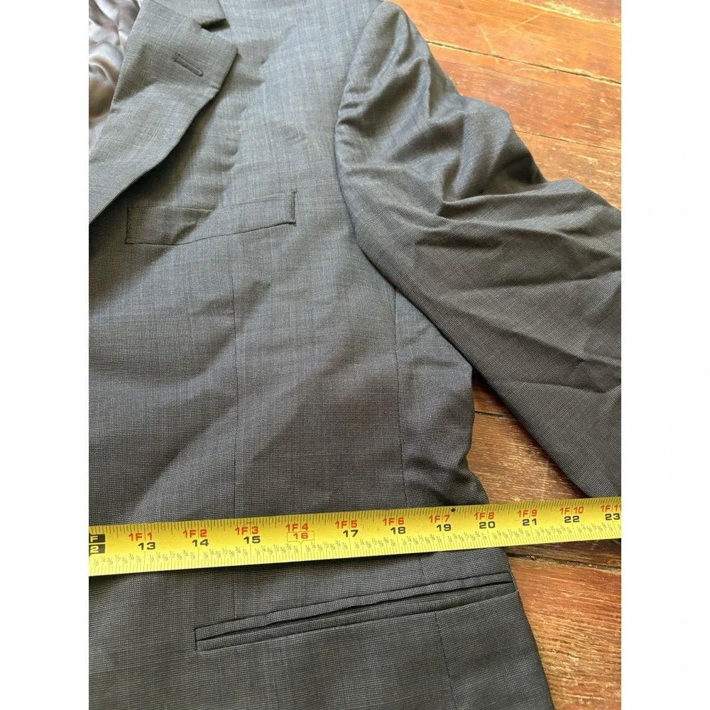 Jos A Bank Mens 42S Gray Plaid Two‎ Button 100% Wool Blazer Sport Coat